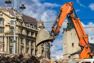Ekskavatör yükleyici makine merkezi şehir Lviv İnşaat