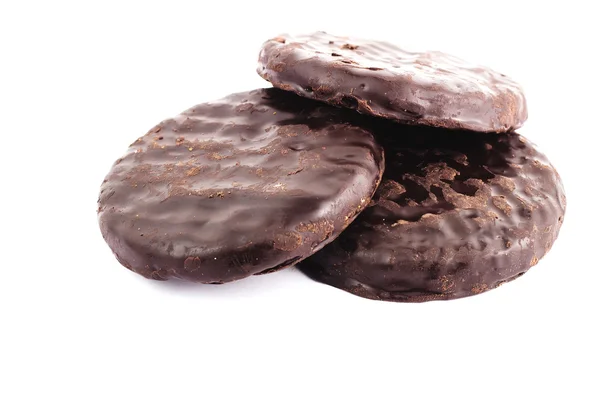 Drie zoete chocolade koekjes geïsoleerd op witte achtergrond — Stockfoto