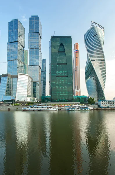 Moskva-city morgon sommar 22 — Stockfoto