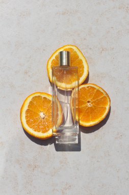 Şeffaf parfüm şişesi 