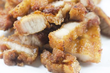 derin kızarmış çizgili domuz eti 