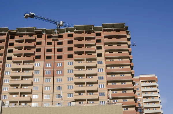 Il nuovo edificio di marrone — Foto Stock