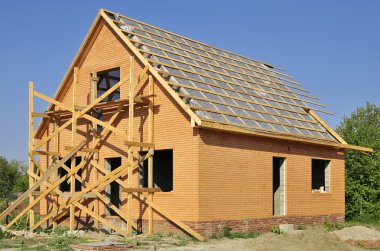 özel tuğla kır evi yapım aşamasında
