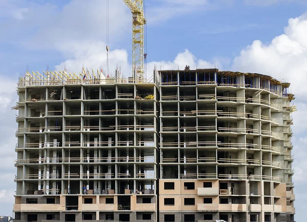 Monolith-tuğla ev yapım aşamasında