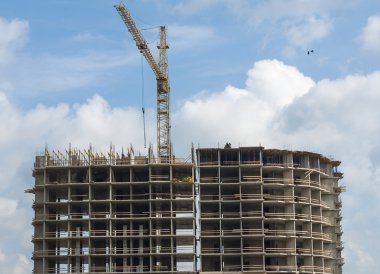 Cephe monolitik beton bina inşaat altında