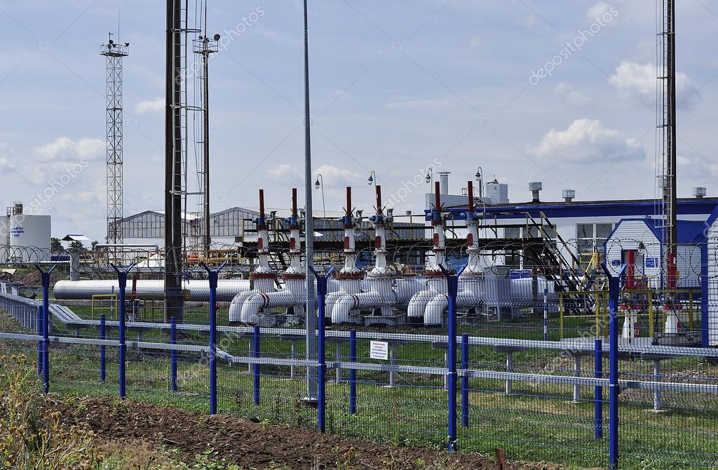 Oil pumping station on the Stock Photo by ©uhfybn 81621310