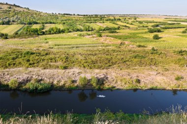 Gün batımında karmaşık Orheiul vechi Memorial'dan Reut Nehri