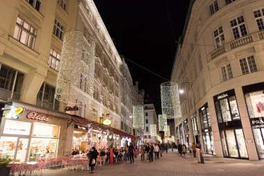 Vienna, Avusturya - 13 Kasım 2015: Şehir merkezi manzaralı geceleri