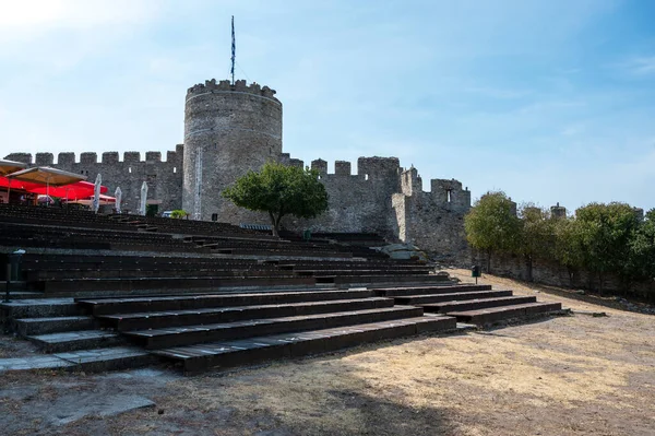 Asientos Teatro Aire Libre Situado Fuerte Kavala Con Paredes Antiguas — Foto de Stock