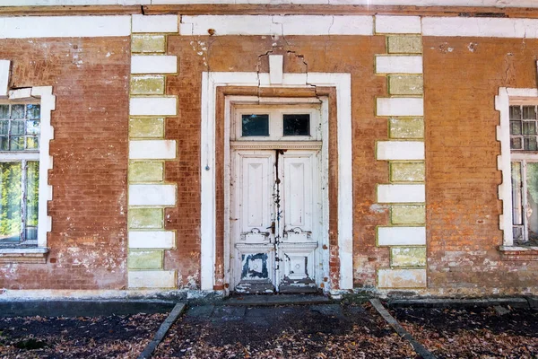 Pommer Mansion Puerta Entrada Antiguo Edificio Abandonado Con Fachada Rotura —  Fotos de Stock