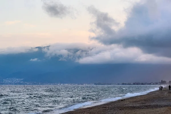 Yunanistan Asprovalta Kentindeki Fırtınadan Sonra Koyu Mor Gökyüzü Bulutlar — Stok fotoğraf