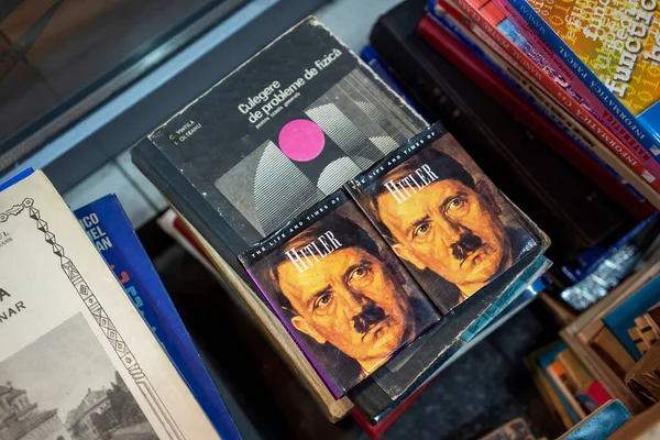 Bucharest Romania November 2020 Stacks Used Books Sale Shop Hitler — Stock Photo, Image