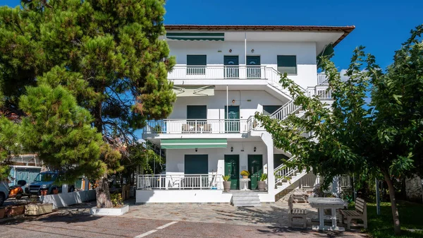 Nikiti Griechenland Oktober 2020 Ein Wohnhaus Mit Drei Etagen Terrasse — Stockfoto