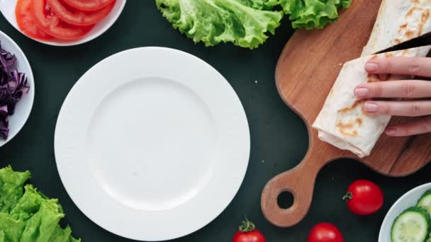 Composizione Sana Del Cibo Verdure Piatti Donna Taglia Mezzo Rotoli — Video Stock