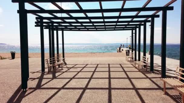 Nikiti Grecia Octubre 2020 Mirador Muelle Con Postes Metal Negro — Vídeos de Stock