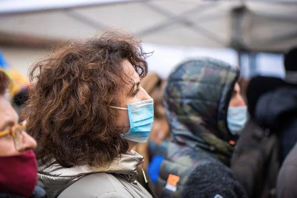 Chisinau Moldova Aprile 2021 Donna Maschera Medica Persone Che Protestano — Foto Stock