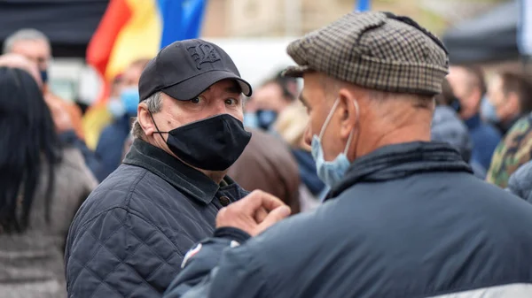 Chisinau Moldova April 2021 Verängstigter Mann Mit Medizinischer Maske Der — Stockfoto