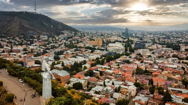 Вид Воздуха Тбилиси Грузия Пасмурную Погоду Картлис Деда Множество Зданий — стоковое фото