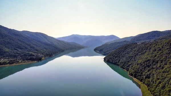 Luchtfoto Drone Uitzicht Natuur Georgië Aragvi Rivier Heuvels Bedekt Met — Stockfoto