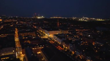 Kopenhag, Danimarka - 6 Ağustos 2025: Kopenhag 'ın ana yollarından biri olan H.C. Andersens Bulvarı' nın insansız hava aracı görüntüsü şehir merkezine gidiyor.