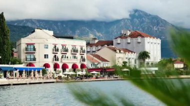 Liman Oteli, lüks bir yaşam ve deniz manzarası sunuyor. Tivat, Karadağ