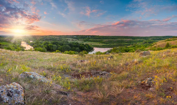 Сонячний літній вечір — стокове фото