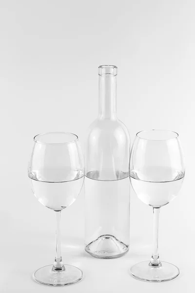 Isolerade flaska och glas — Stockfoto