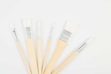 Ahşap Saplı beyaz boya fırçaları