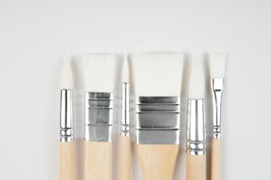 Ahşap Saplı beyaz boya fırçaları