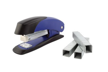 Mavi zımba ve zımbalar beyaz arkaplanda izole edilmiş.