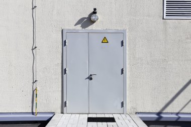 Elektrik tesisi, kapalı tip güç tesisi girişine