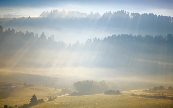 Raios de luz solar nos Alpes — Fotografia de Stock