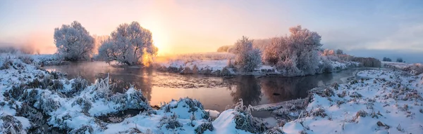 Brillante amanecer invierno —  Fotos de Stock