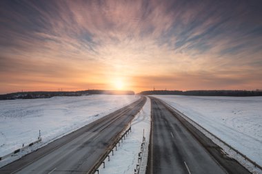 Akşam ışığı yolda
