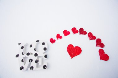 Beyaz kar kırmızı Kalpler