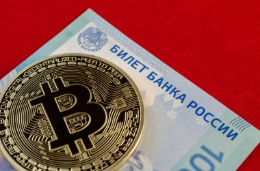 Altın Bitcoins (dijital sanal para) ve yüz ruble
