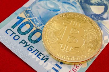Altın Bitcoins (dijital sanal para) ve yüz ruble