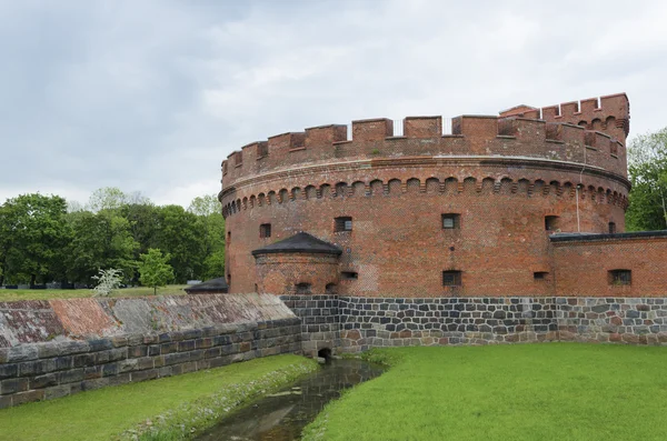 Оборонительная башня Дона в Калининграде (Кенигсберг) ). — стоковое фото