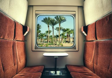 Tren penceresinden görünüm