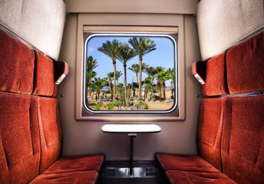 Tren penceresinden görünüm