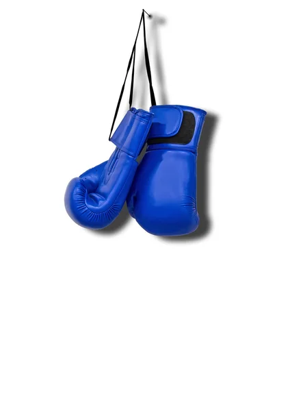 Перчатки для бокса на белом изолированном фоне — стоковое фото