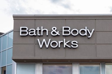 Ottawa, Kanada - 10 Nisan 2021: Bath and Body Works mağaza cephesi