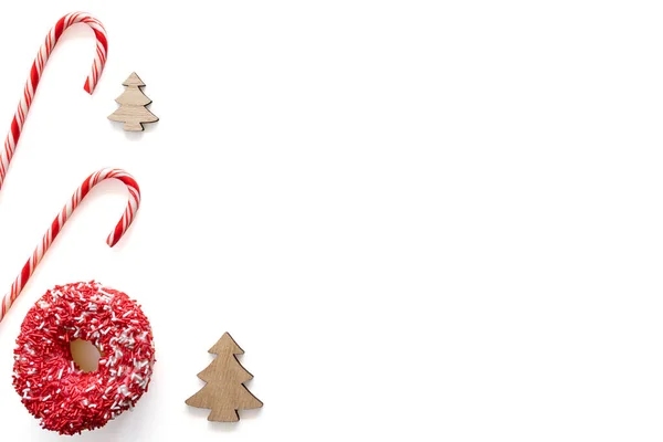 Weihnachtskomposition Isoliert Auf Weißem Hintergrund Mit Kopierraum Flach Lagen Rote — Stockfoto