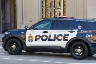 Ottawa, Kanada - 6 Ekim 2025: Şehir merkezindeki polis arabası