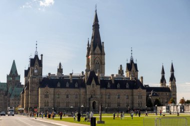 Ottawa, Kanada - 6 Ekim 2025 Kanada Parlamento Binası, Parliament Hill 'deki Avam Kamarası. Batı Bloğu