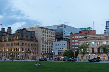 Ottawa, Kanada - 16 Mayıs 2024: Ottawa şehir merkezindeki Parliament Hill yakınlarındaki şehir manzarası