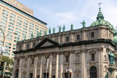 Montreal, Kanada - 2 Ağustos 2025: Mary, Montreal 'deki Dünya Katedrali' nin Kraliçesi