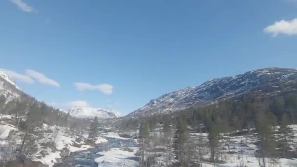 Springtijd Uitzicht Bergen Pov Trein Venster Voordat Trein Beweegt Tunnel — Stockvideo