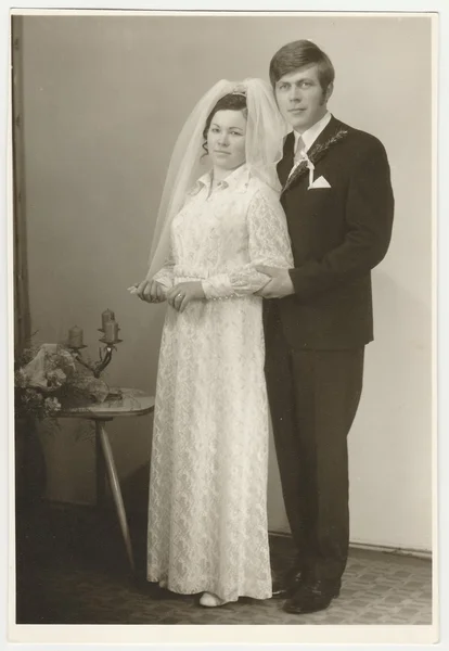 Vintage photo of newlyweds. — Stock Photo, Image