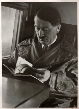 Adolf Hitler lideri ve Başbakan, nazi Almanya lideri haline gelir. Antika fotoğraf çoğaltılması.